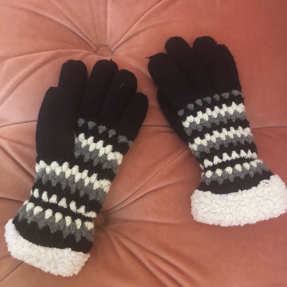 Handmade winter gloves